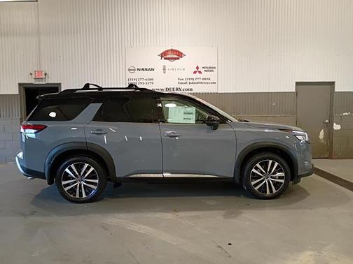 2025 Nissan Pathfinder Platinum