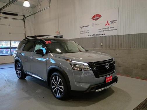 2025 Nissan Pathfinder Platinum