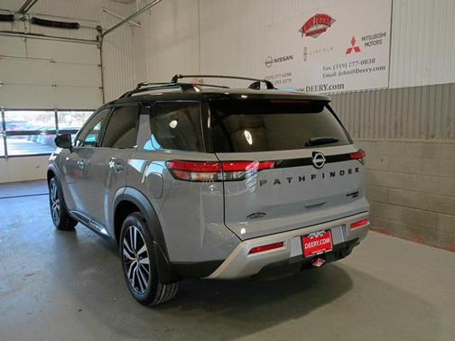 2025 Nissan Pathfinder Platinum