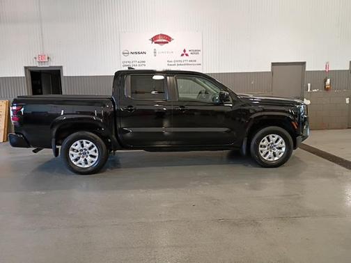 2023 Nissan Frontier SV