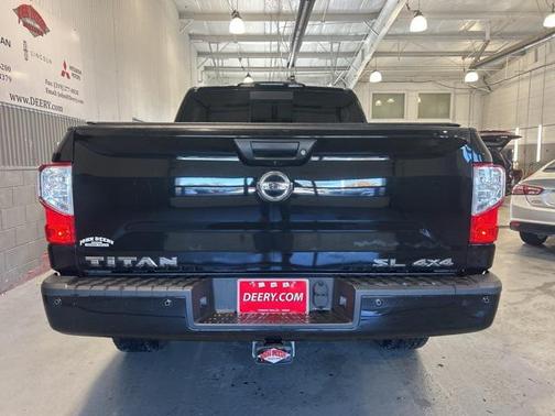 2017 Nissan Titan SL