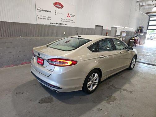 White Gold Metallic 2018 Ford Fusion Hybrid SE