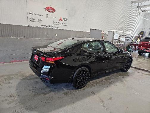 Super Black Clearcoat 2026 Nissan Altima 2.5 SR