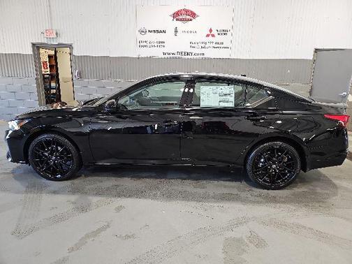 Super Black Clearcoat 2026 Nissan Altima 2.5 SR