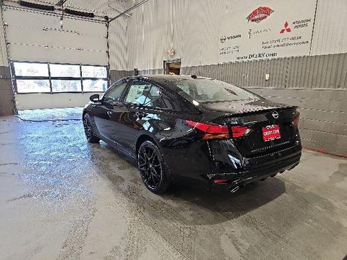 Super Black Clearcoat 2026 Nissan Altima 2.5 SR