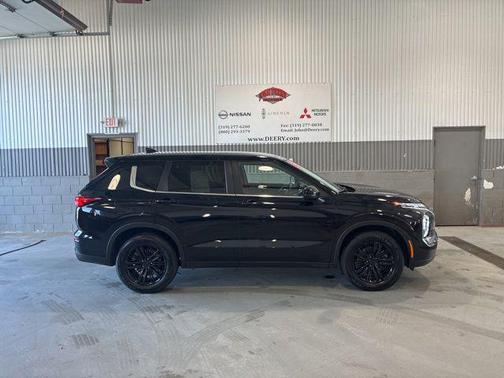 2024 Mitsubishi Outlander ES