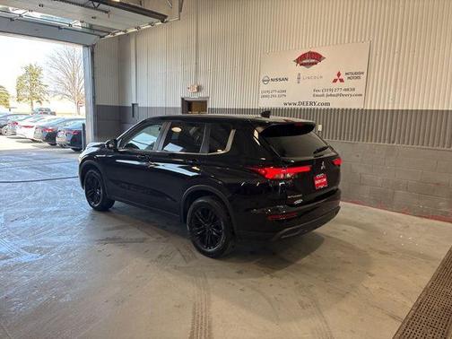 2024 Mitsubishi Outlander ES