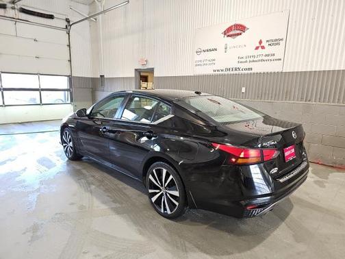 2021 Nissan Altima 2.5 SR