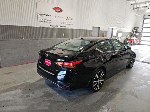 2021 Nissan Altima 2.5 SR