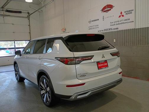 2025 Mitsubishi Outlander SE