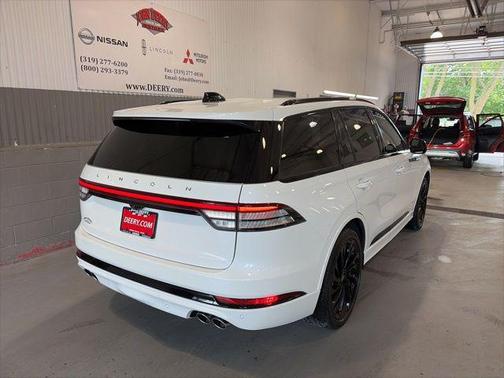 Pristine White Metallic Tri-Coat 2025 Lincoln Aviator Reserve AWD