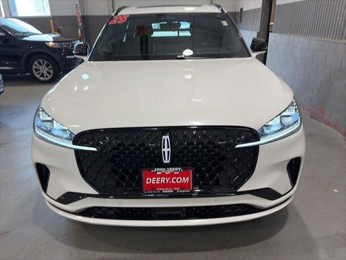 Pristine White Metallic Tri-Coat 2025 Lincoln Aviator Reserve AWD