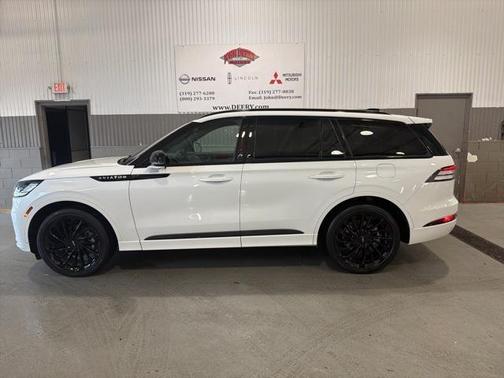 Pristine White Metallic Tri-Coat 2025 Lincoln Aviator Reserve AWD