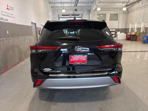 2023 Toyota Highlander Platinum