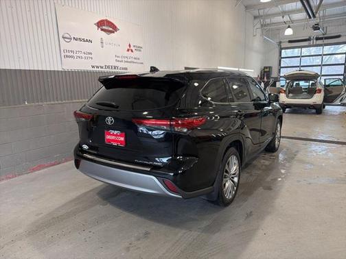 2023 Toyota Highlander Platinum