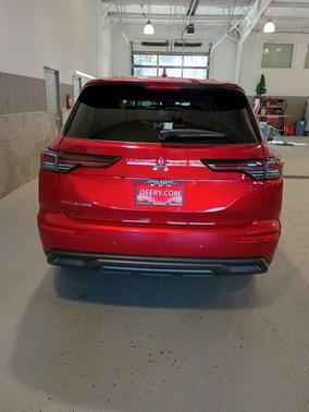 2025 Mitsubishi Outlander ES