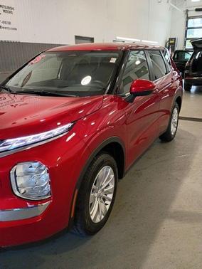 2025 Mitsubishi Outlander ES