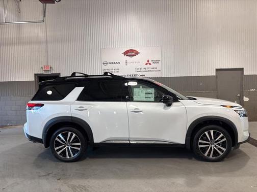 2025 Nissan Pathfinder Platinum