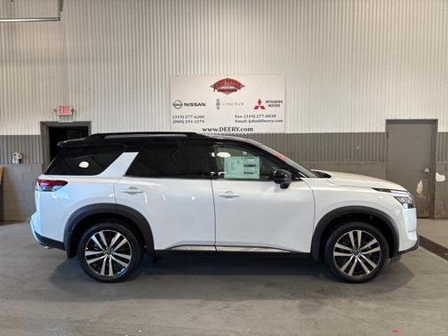 2025 Nissan Pathfinder Platinum