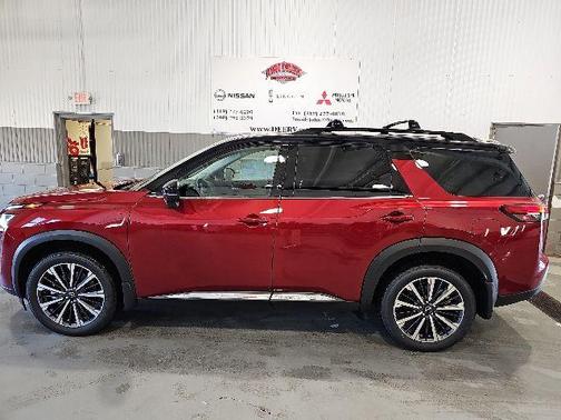 Scarlet Ember/Super Black 2026 Nissan Pathfinder Platinum