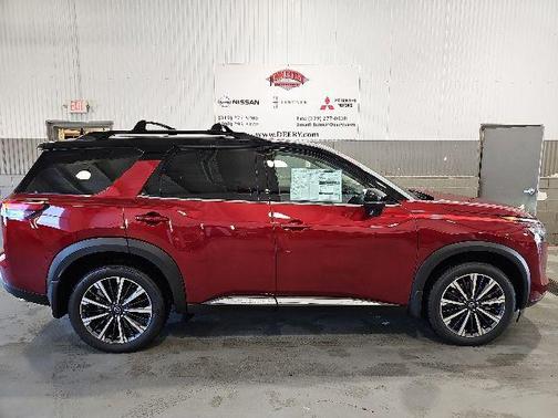Scarlet Ember/Super Black 2026 Nissan Pathfinder Platinum