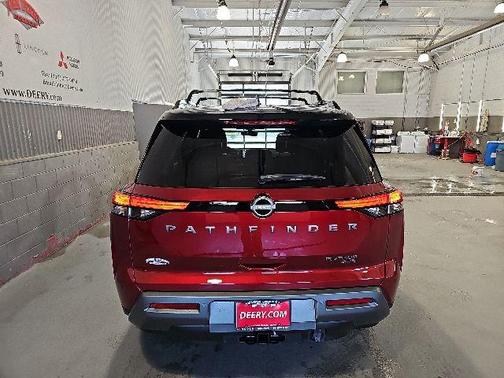 Scarlet Ember/Super Black 2026 Nissan Pathfinder Platinum