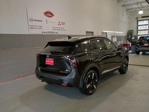 Super Black 2026 Nissan Kicks SR