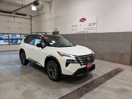 Everest White Pearl/Super Black 2026 Nissan Rogue Platinum