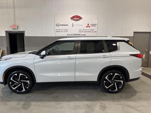 2023 Mitsubishi Outlander SE