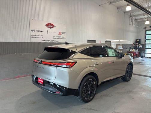 Champagne Silver Metallic 2026 Nissan Murano Platinum