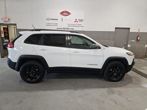 Bright White Clearcoat 2015 Jeep Cherokee Trailhawk