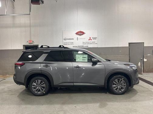 2025 Nissan Pathfinder SV