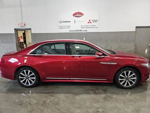 2017 Lincoln Continental Premiere