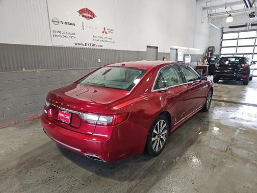 2017 Lincoln Continental Premiere