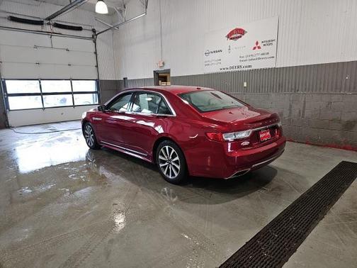 2017 Lincoln Continental Premiere