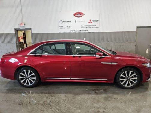 2017 Lincoln Continental Premiere
