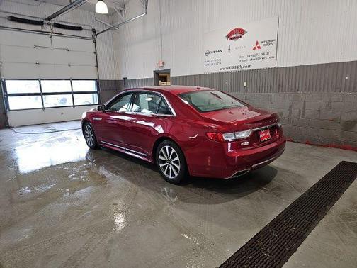 2017 Lincoln Continental Premiere
