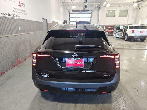 Super Black 2026 Nissan Kicks SV