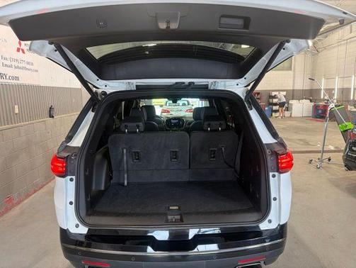 Summit White 2023 Chevrolet Traverse Premier