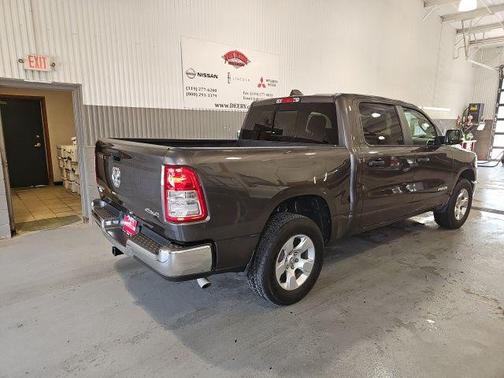 Granite Crystal Metallic Clearcoat 2023 RAM 1500 Big Horn/Lone Star