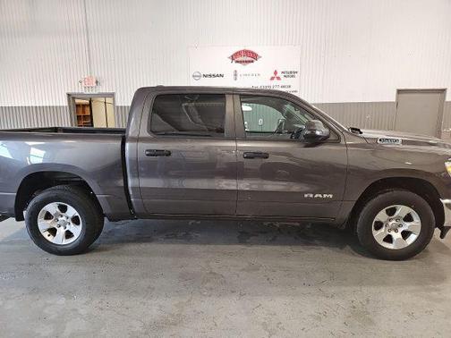Granite Crystal Metallic Clearcoat 2023 RAM 1500 Big Horn/Lone Star