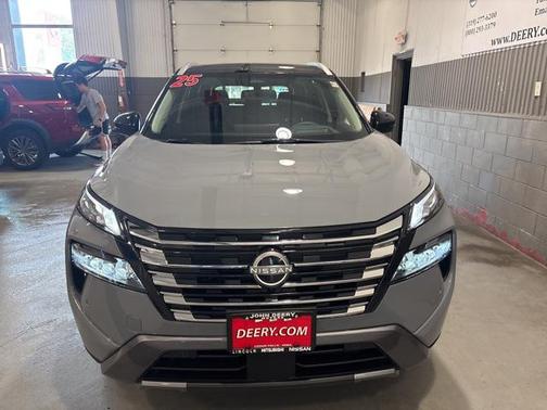 2025 Nissan Rogue SL