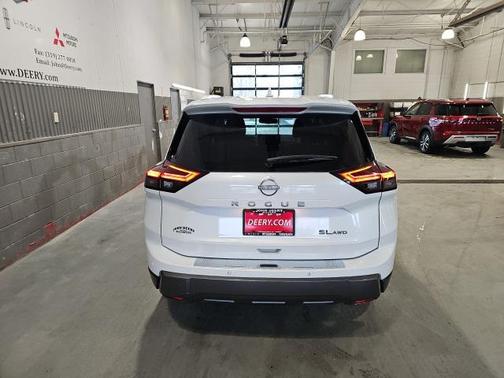 2025 Nissan Rogue SL