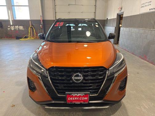 2023 Nissan Kicks SR