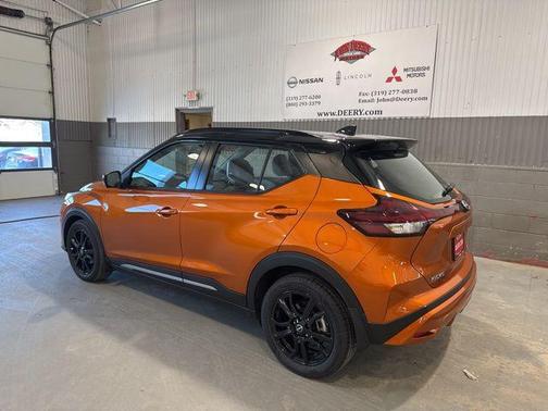 2023 Nissan Kicks SR
