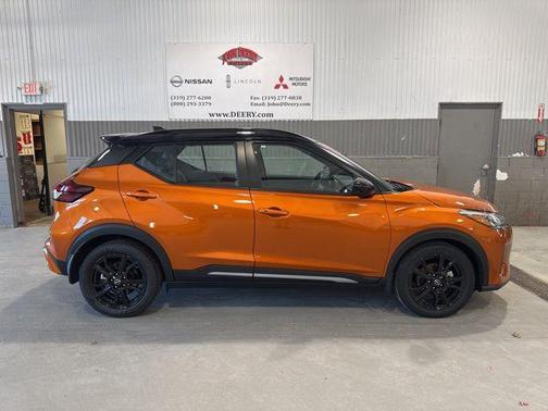 2023 Nissan Kicks SR
