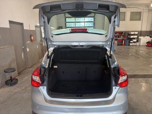 Ingot Silver 2014 Ford Focus SE
