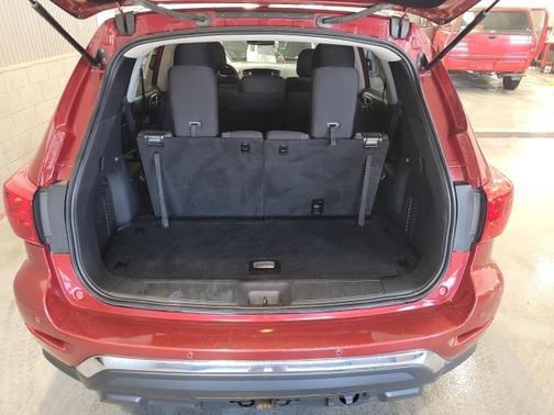 2017 Nissan Pathfinder SV