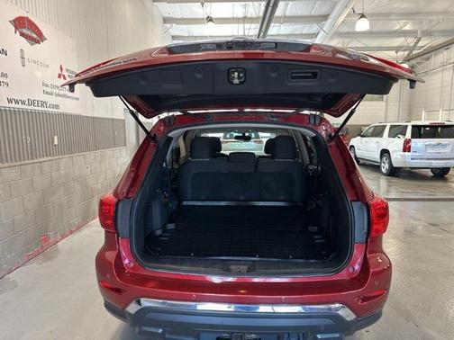2017 Nissan Pathfinder SV
