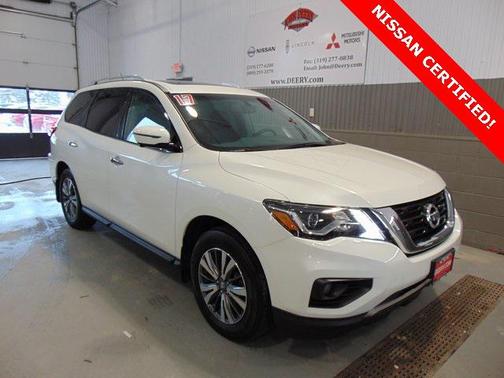 2017 Nissan Pathfinder SL